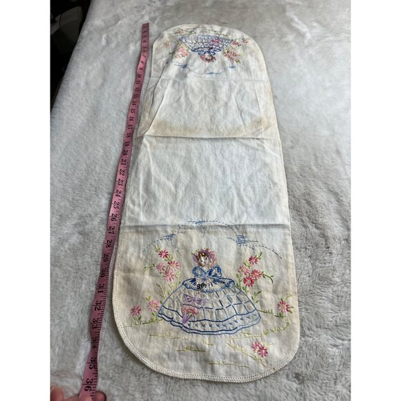 Crochet embroidered belle in blue dress table runner - Picture 3 of 4